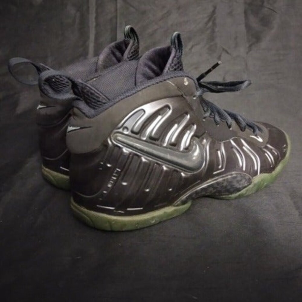 Nike Foamposite Athletic Sneakers / Shoes - Size 5 Youth